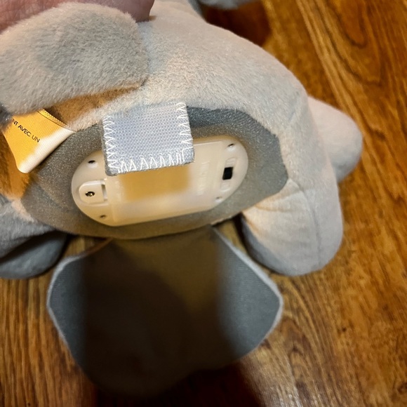 Baby GUND Baby Animated Flappy The Elephant Plush Toy- Plays Peek-A-Boo & Sings - Picture 10 of 10